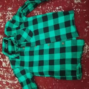 Teal Buffalo Plaid Collared Long Sleeve Flannel Size Medium with Front Pocket